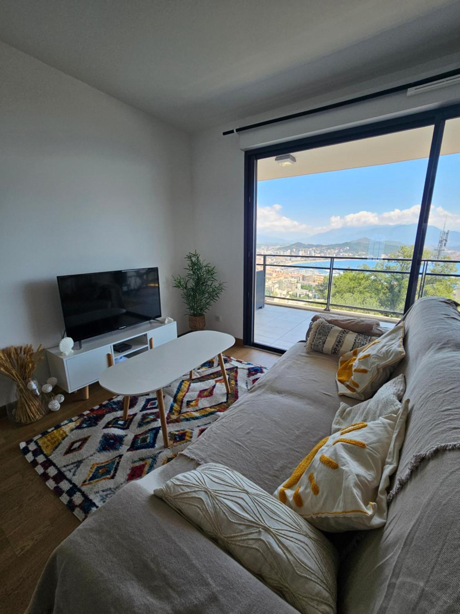Terrasse Spacieuse, Vue & Clim Ajaccio (Corsica)